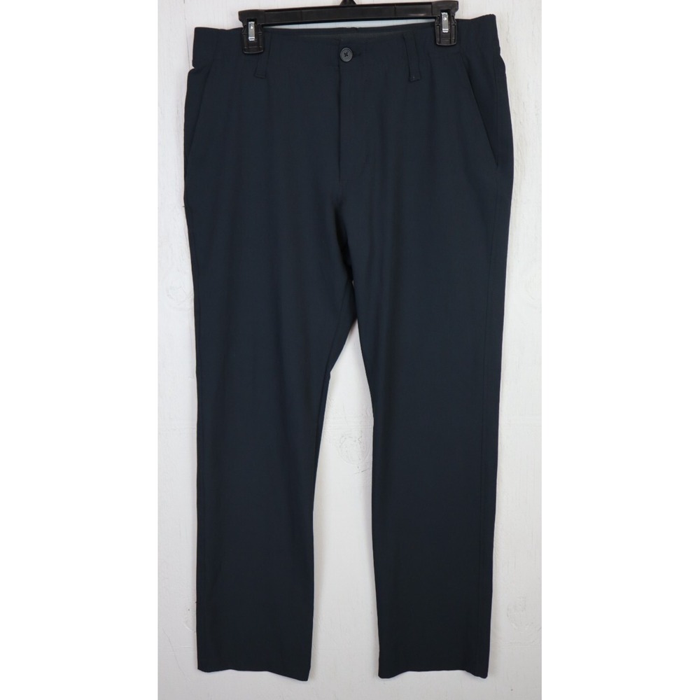 Under Armour Men's Black flat front, stretch golf pants (34x32).